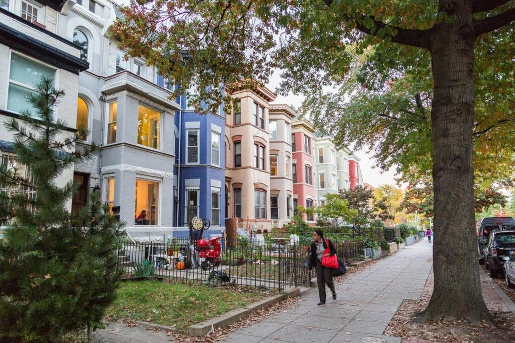 Luxe 2bd2ba Townhouse In Hip Area - Near Metro Apartment *