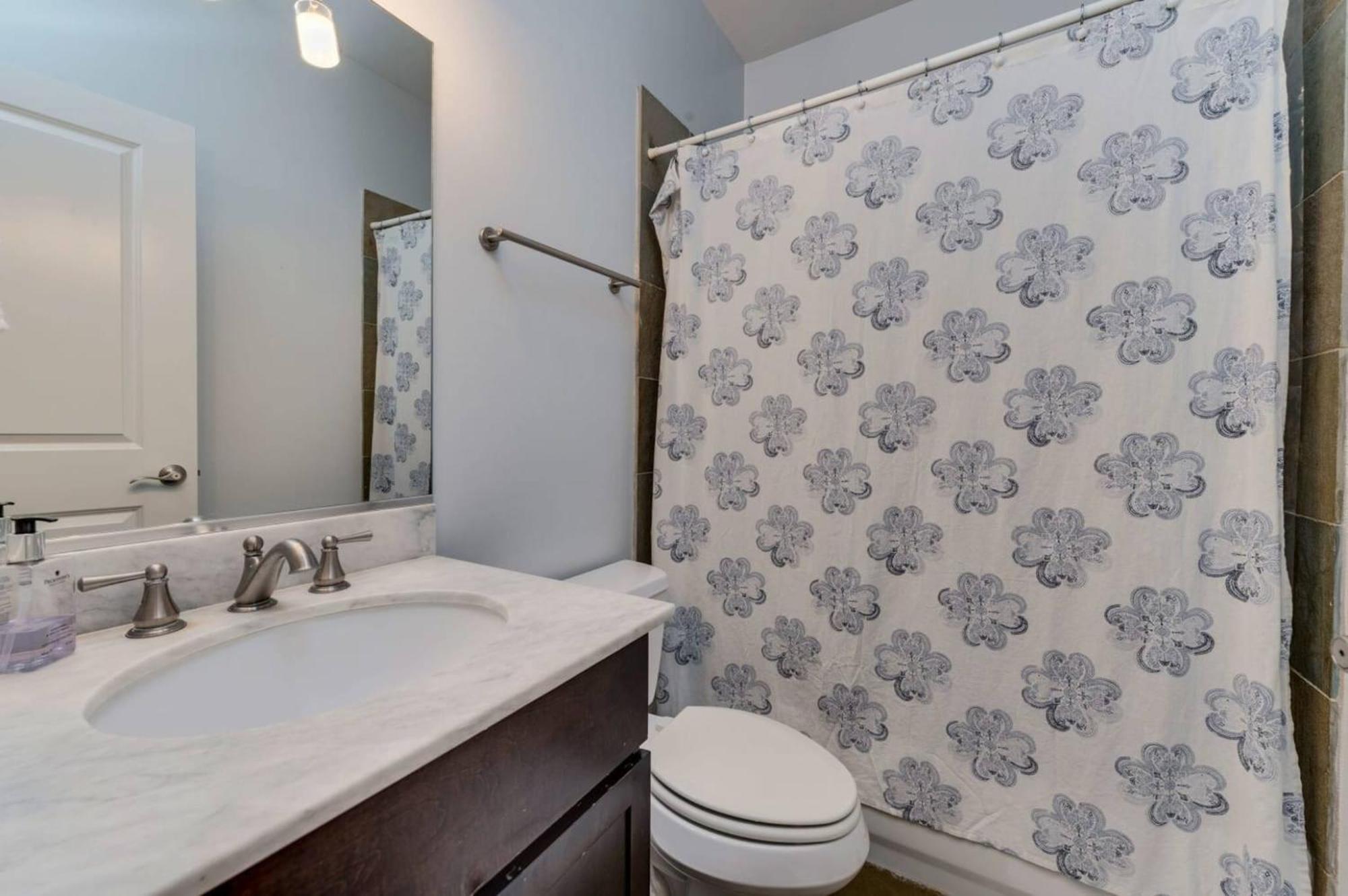 Luxe 2bd2ba Townhouse In Hip Area - Near Metro Washington
