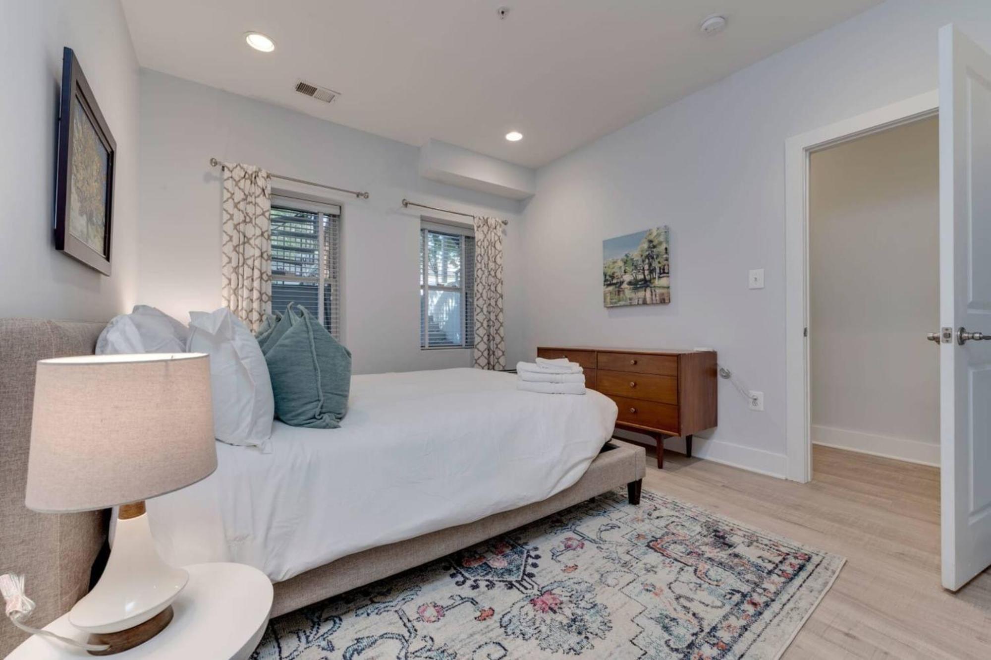 Apartment Luxe 2bd2ba Townhouse In Hip Area - Near Metro