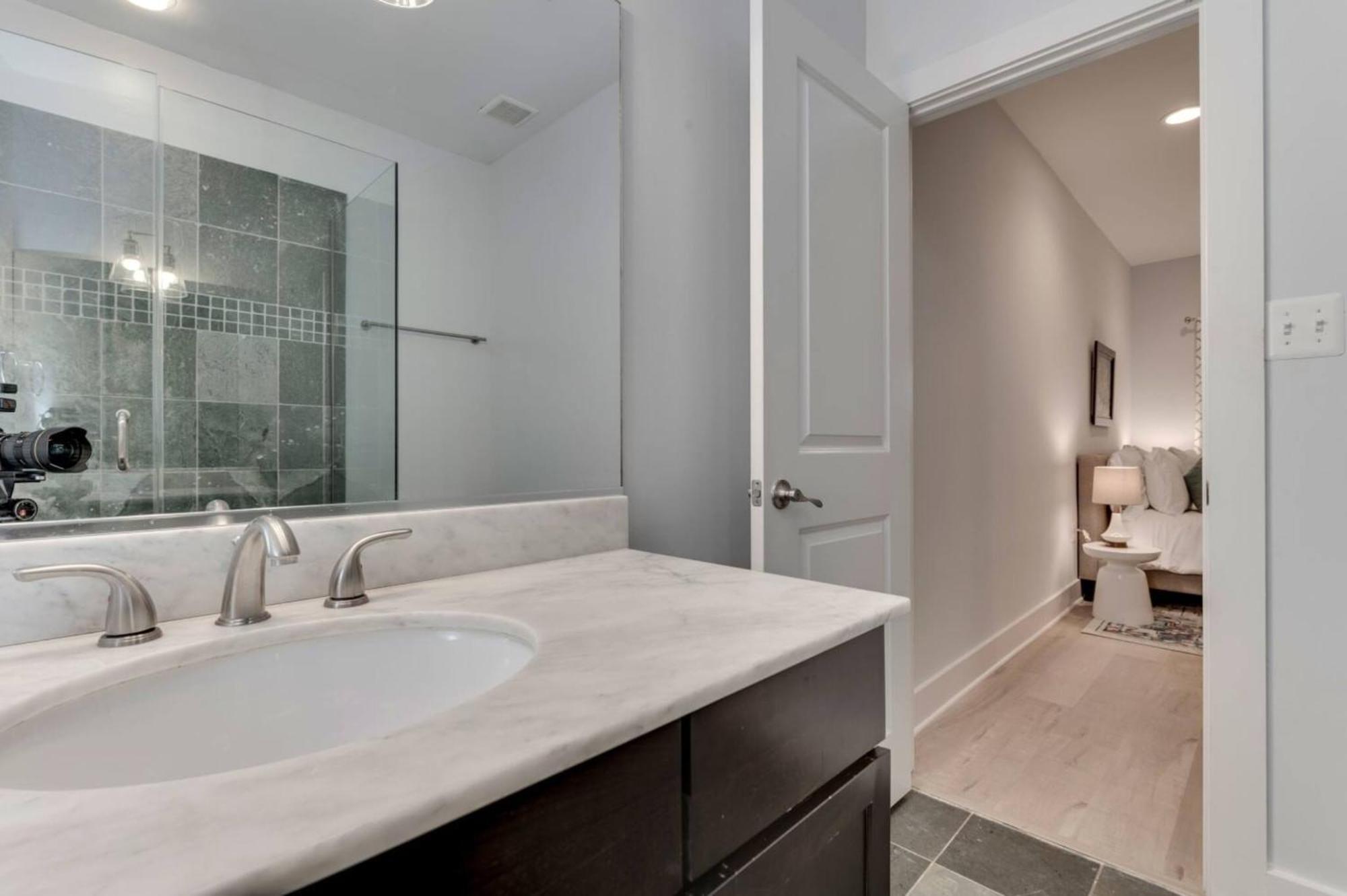 Apartamento Luxe 2bd2ba Townhouse In Hip Area - Near Metro *