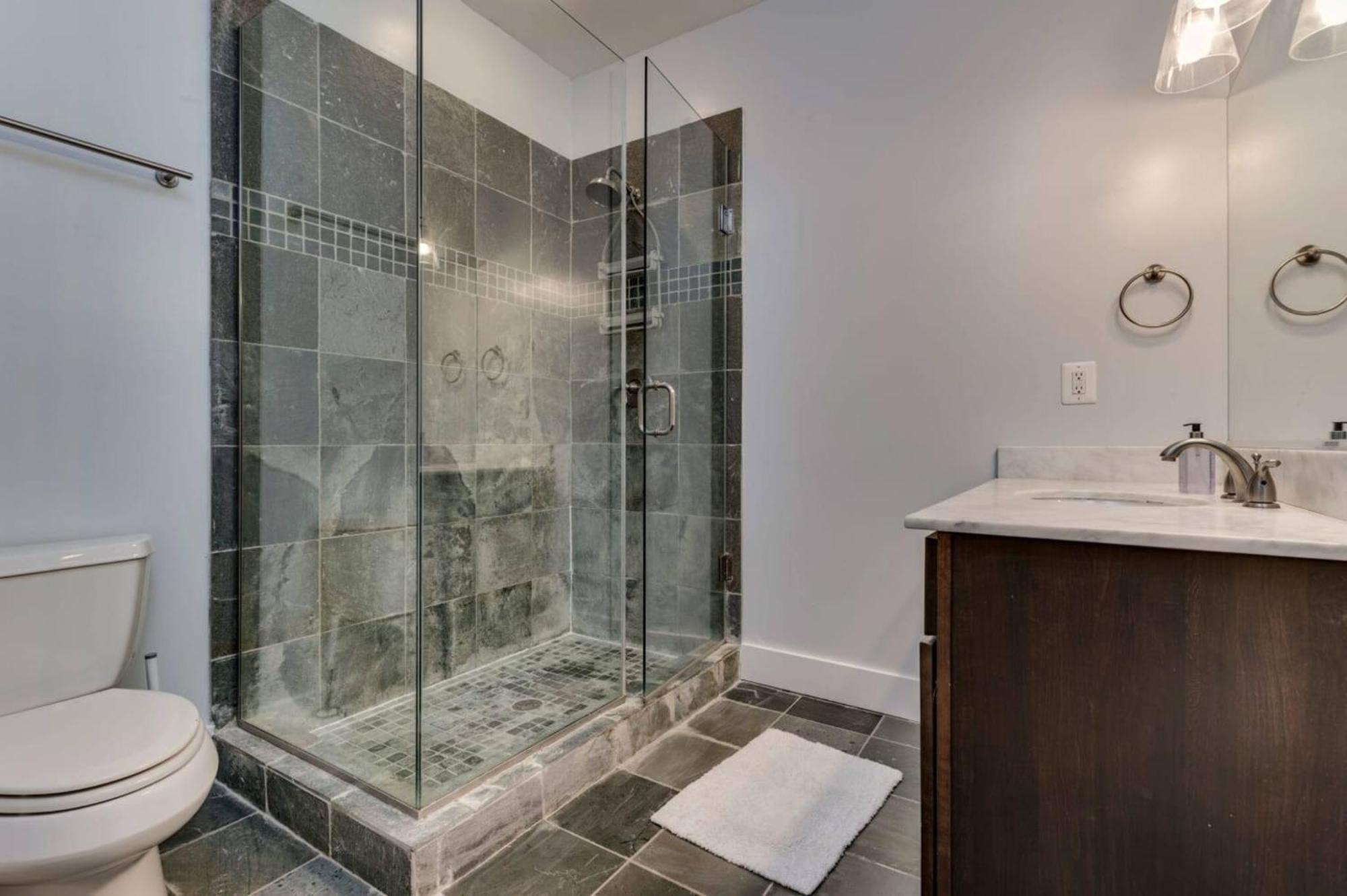 Luxe 2bd2ba Townhouse In Hip Area - Near Metro Apartamento *